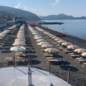 Spiaggia Club Sol Levante cavi di lavagna